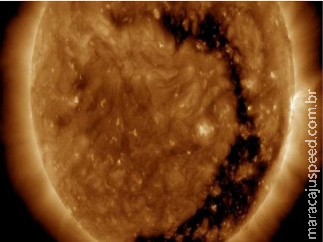  O que é o imenso " buraco " que a Nasa encontrou no Sol e o que ele pode causar