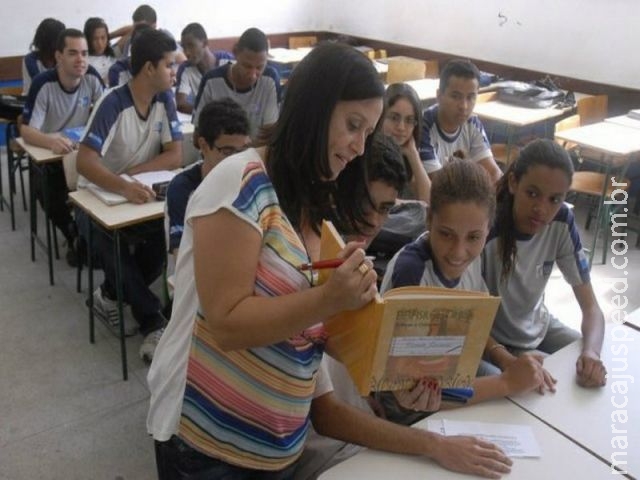 MEC anuncia pagamento antecipado de R$ 1,25 bi do Fundeb para piso do professor MEC anuncia pagamento antecipado de R$ 1,25 bi do Fundeb para piso do professor
