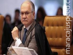 Ministro do STF nega pedido da PGR para afastar Renan da presidência do Senado Ministro do STF nega pedido da PGR para afastar Renan da presidência do Senado