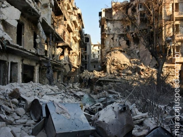 Pedaços de corpos se espalham por ruas de Aleppo