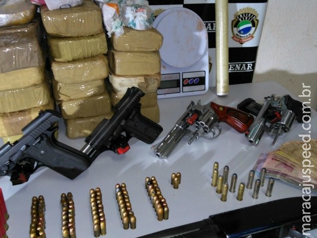 Servente é preso em MS com armas e cocaína enterrada no quintal de casa