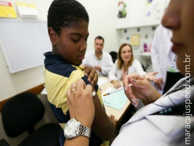 SUS inicia vacinação de meninos contra HPV