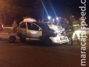 Criança de quatro anos morre em colisão entre carro e camionete