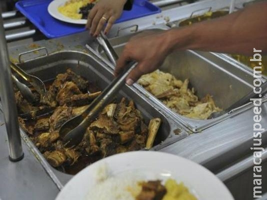 Diminuição no consumo mundial de sal evitaria milhões de mortes, aponta estudo Diminuição no consumo mundial de sal evitaria milhões de mortes, aponta estudo