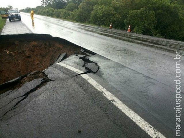 Governo toma medida para diminuir número de obras paradas Governo toma medida para diminuir número de obras paradas