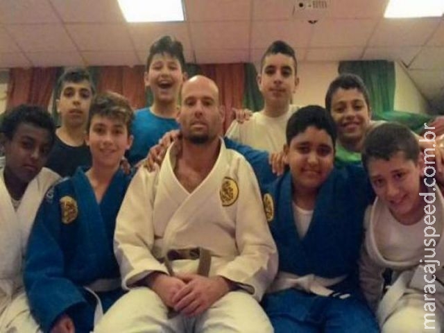 Brasileiro usa jiu-jitsu para aproximar árabes e judeus em Israel Brasileiro usa jiu-jitsu para aproximar árabes e judeus em Israel