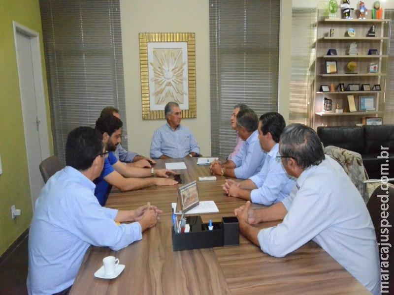 Maracaju: Em reunião em gabinete do prefeito governador prometeu liberar verbas para obras no município