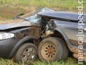 Policial morre em acidente entre carro e camionete na rodovia MS-165 Policial morre em acidente entre carro e camionete na rodovia MS-165