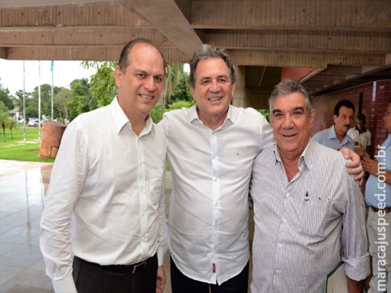 Prefeito Maurílio entrega para Ministro da Saúde relatório de investimentos em Maracaju Prefeito Maurílio entrega para Ministro da Saúde relatório de investimentos em Maracaju