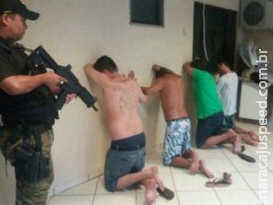 Presos 4 brasileiros por mortes de douradense e namorado