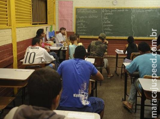 Só 7,3% dos alunos atingem aprendizado adequado em matemática no ensino médio Só 7,3% dos alunos atingem aprendizado adequado em matemática no ensino médio
