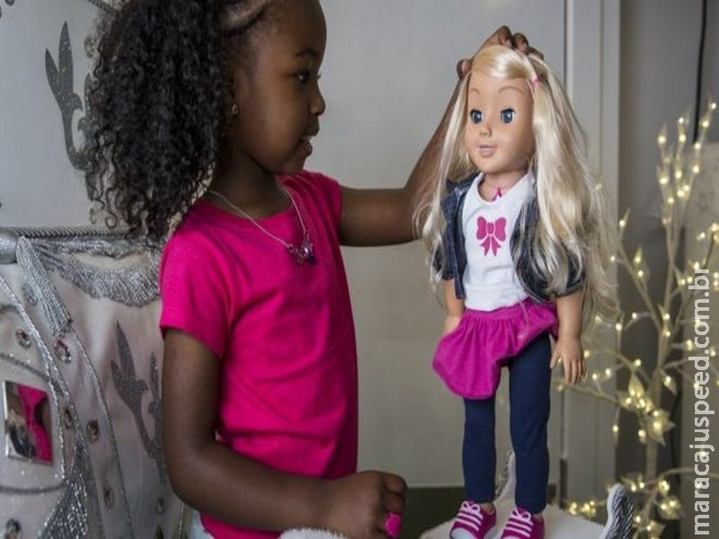 Autoridades fazem alerta contra boneca que pode ser hackeada para espionar crianças