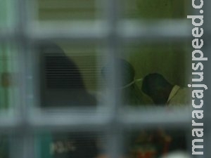 Bandidos morrem após fazer vítima refém e trocar tiros com policiais