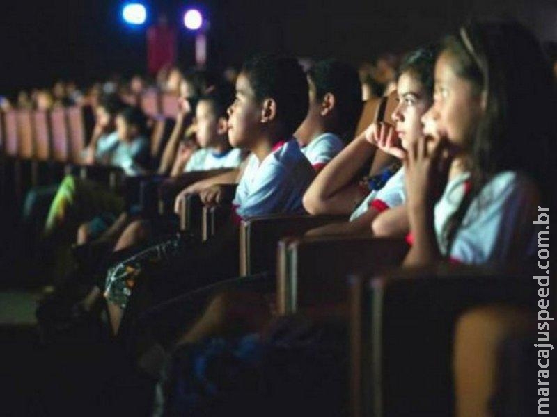 Filmes nacionais serão exibidos em escolas públicas Filmes nacionais serão exibidos em escolas públicas