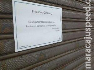 Operação apreende roupa, calçado e perfume de origem duvidosa em loja