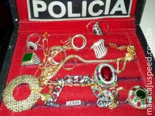 PM aborta assalto a banco, prende 9 e recupera jóias