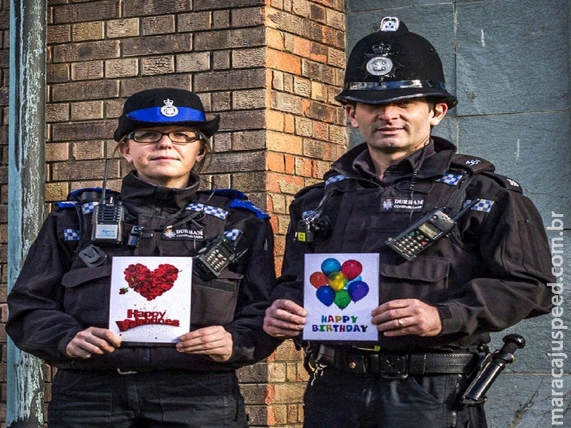 Polícia manda cartões de Dia dos Namorados para ladrões na Inglaterra Polícia manda cartões de Dia dos Namorados para ladrões na Inglaterra