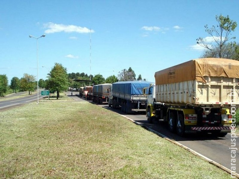Projeto obriga operadoras a garantir sinal de celular em rodovias Projeto obriga operadoras a garantir sinal de celular em rodovias