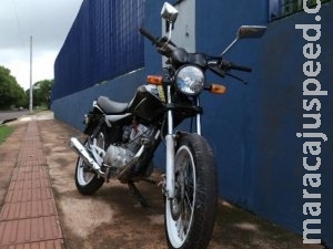 Adolescente de 16 anos pilotando moto fica ferido ao bater em carro Adolescente de 16 anos pilotando moto fica ferido ao bater em carro
