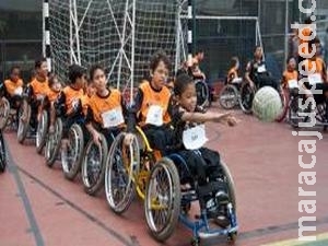 Câmara aprova projeto que obriga parques a terem equipamentos de lazer adaptados Câmara aprova projeto que obriga parques a terem equipamentos de lazer adaptados