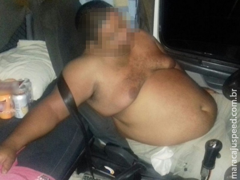 Caminhoneiro bêbado é preso em veículo com carga de ácido sulfúrico