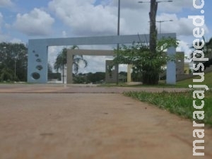 Denúncia de venda e consumo de droga leva polícia a prender 4 homens