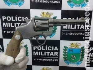 Homem é morto ao ser atingido por cinco disparos feitos por adolescente