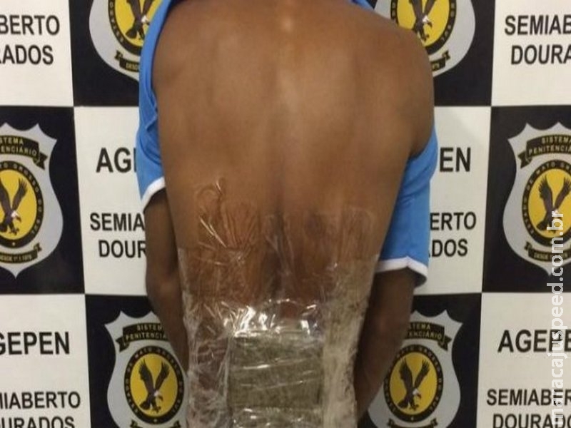 Interno é flagrado com maconha 