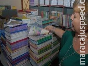 Livro didático é instrumento de construção do cidadão, diz coordenadora Livro didático é instrumento de construção do cidadão, diz coordenadora