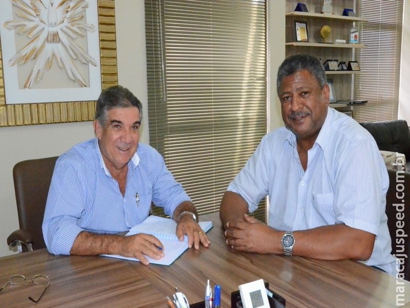 Maracaju: Prefeito Maurilio recebe deputado estadual João Grandão em seu gabinete