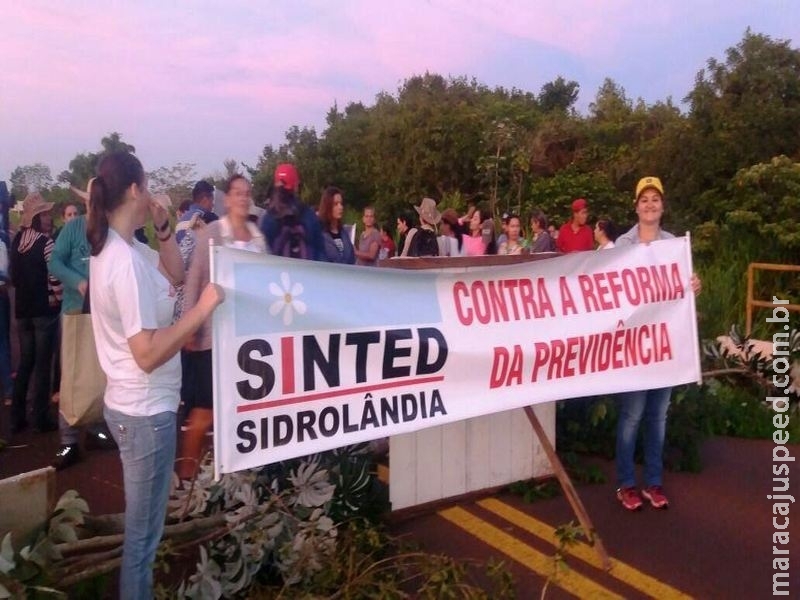 Mato Grosso do Sul amanhece com principais rodovias trancadas na luta contra os retrocessos do Governo Temer Mato Grosso do Sul amanhece com principais rodovias trancadas na luta contra os retrocessos do Governo Temer