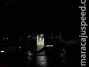 Presos serram grades, agridem policial e ainda fogem com o carro dele