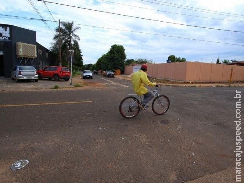 Bêbado, motorista de caminhão não respeita sinalização e mata motociclista Bêbado, motorista de caminhão não respeita sinalização e mata motociclista