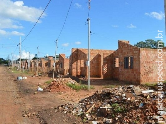 ONG que deixou 258 famílias ‘sem teto’ deu calote em fornecedor de areia