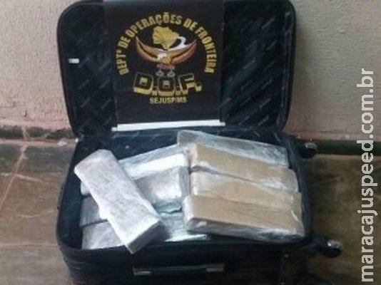 Passageiro é preso com 19 quilos de maconha Passageiro é preso com 19 quilos de maconha