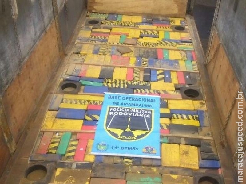 PRE intercepta caminhão carregado com 890 kg de maconha na MS-386