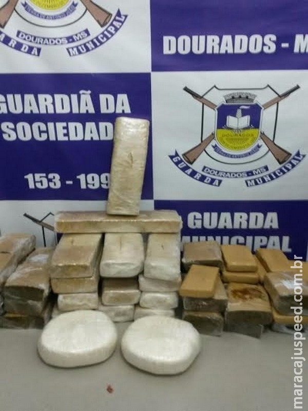 Avô denuncia neto e PM apreende droga em casa