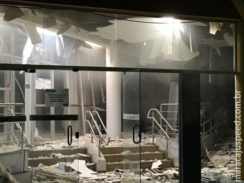 Bandidos atacam com explosivos três agências bancárias 
