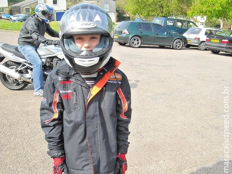 Câmara aprova aumento para 11 anos da idade mínima de criança em moto Câmara aprova aumento para 11 anos da idade mínima de criança em moto