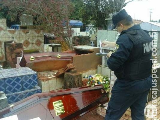 Corpo tem cabeça e braços roubados um dia após funeral e suspeita é de 