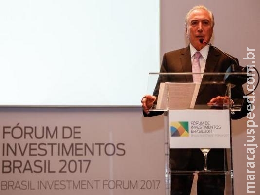 Em jantar com empresários, Temer diz que o "Brasil está de volta" na economia