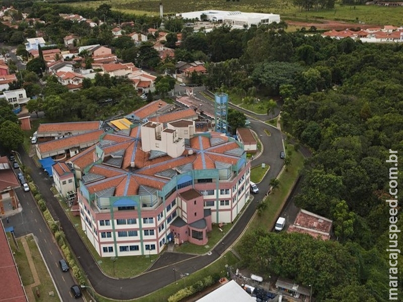 Hospital vai à Justiça contra o governo para suspender importação de medicamento para leucemia Hospital vai à Justiça contra o governo para suspender importação de medicamento para leucemia