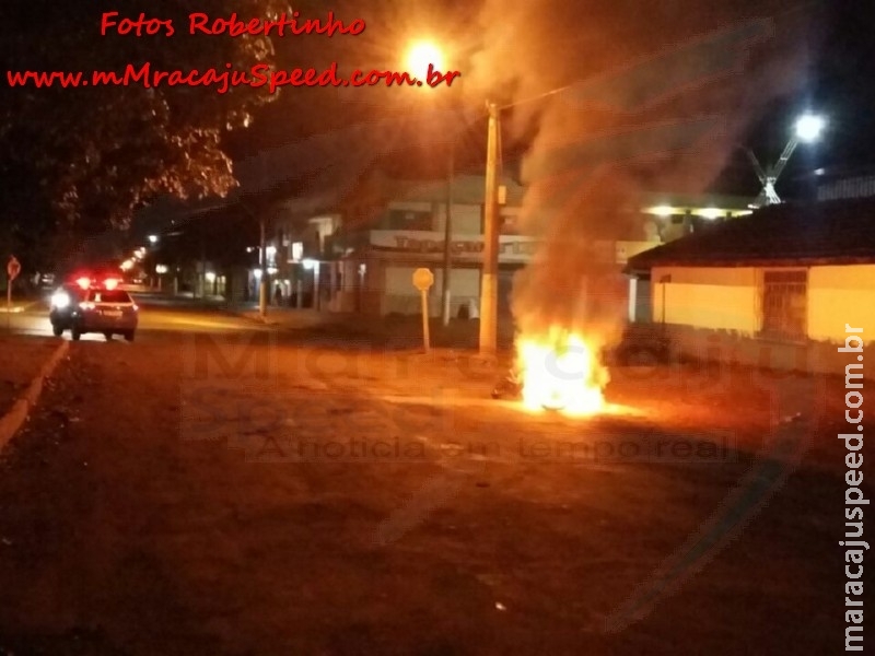 Maracaju: Polícia Militar e Corpo de Bombeiros atendem ocorrência de moto incendiada Maracaju: Polícia Militar e Corpo de Bombeiros atendem ocorrência de moto incendiada