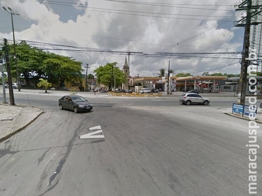 Passageiro reage a assalto a ônibus, mata suspeito e deixa outro ferido