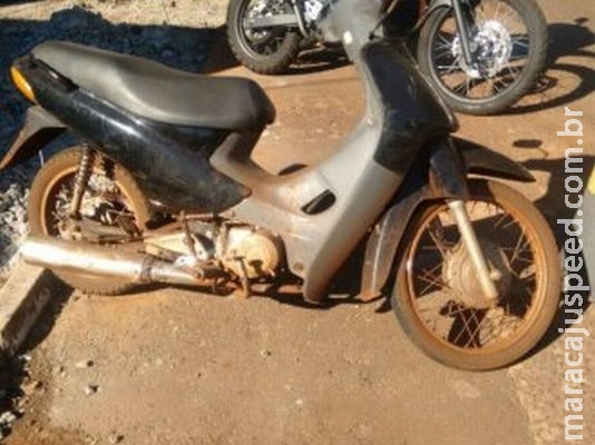 PM apreende moto furtada e prende rapaz por receptação