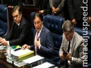 Senado aprova MP que permite saques do FGTS Senado aprova MP que permite saques do FGTS