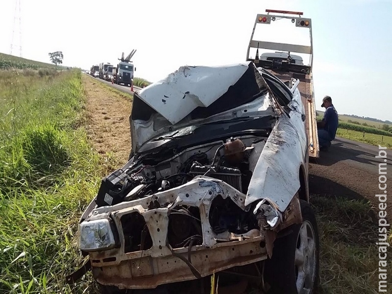 Traficante ferido abandona carro capotado com quase 1 tonelada de maconha; helicóptero vasculha Dourados