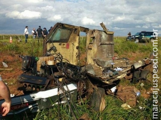 Bando atirou nos pneus de carro-forte e explodiu cofre com dinamite