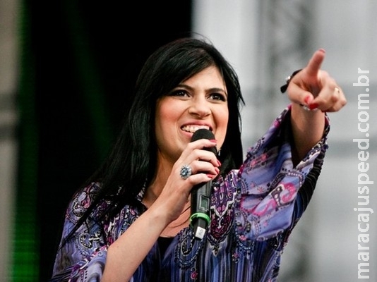 Cantora Fernanda Brum sofre tentativa de assalto Cantora Fernanda Brum sofre tentativa de assalto