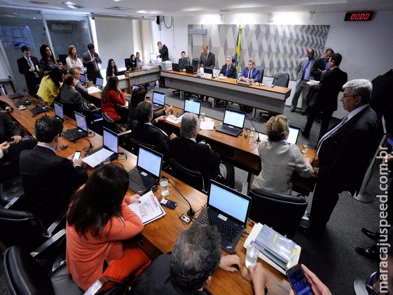 CCJ fará duas audiências sobre a reforma trabalhista nesta terça CCJ fará duas audiências sobre a reforma trabalhista nesta terça